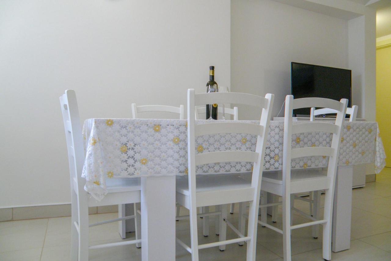 Lada Apartmani Novalja Exterior foto