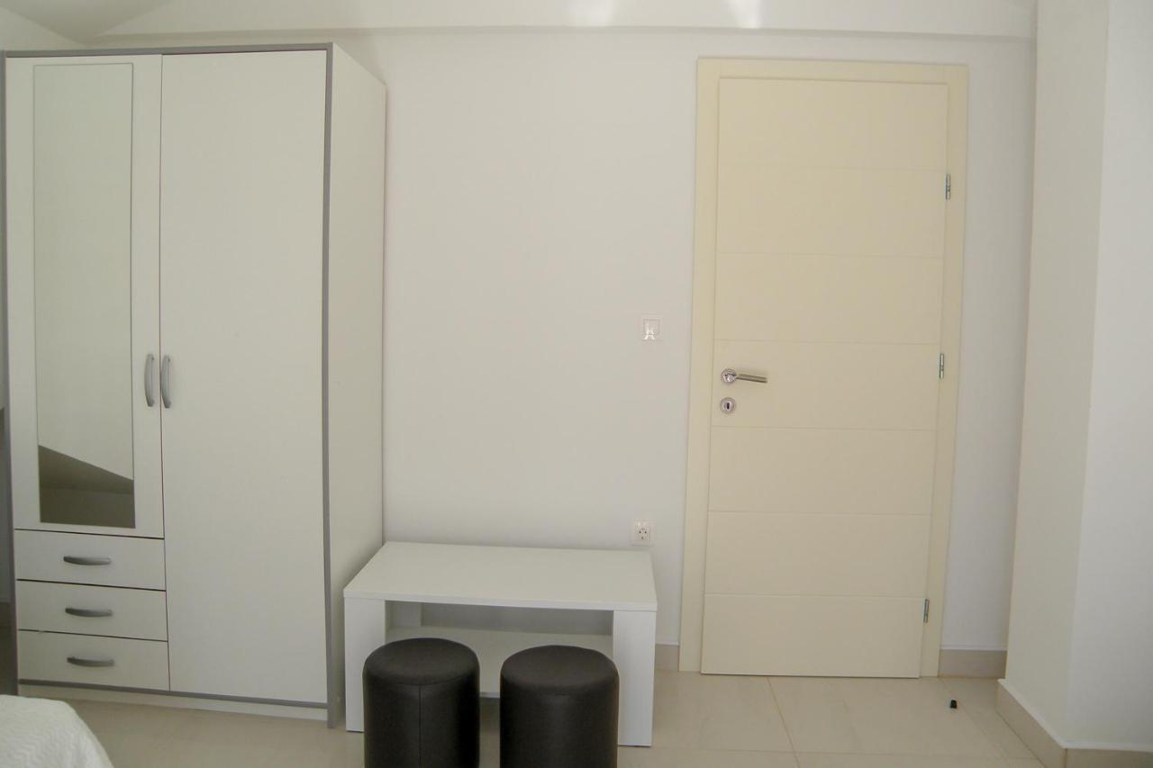 Lada Apartmani Novalja Exterior foto