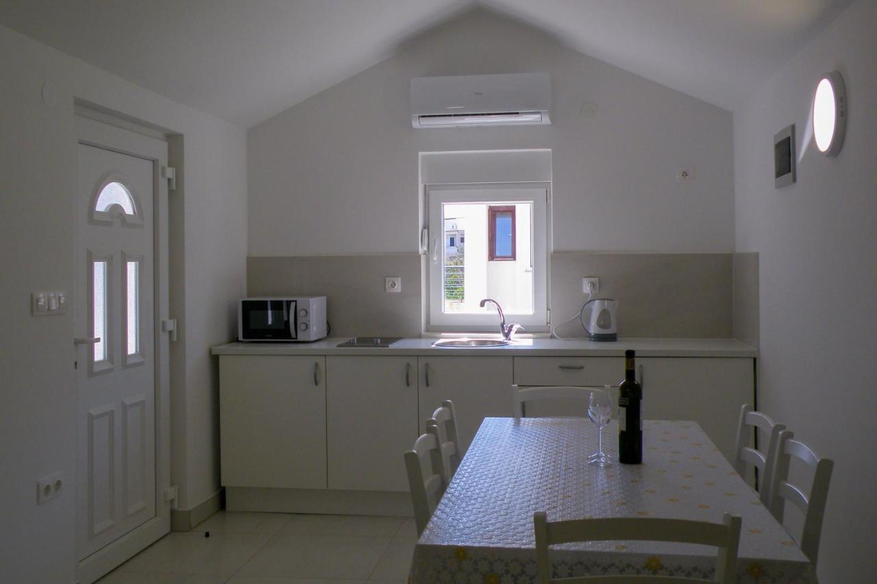 Lada Apartmani Novalja Exterior foto