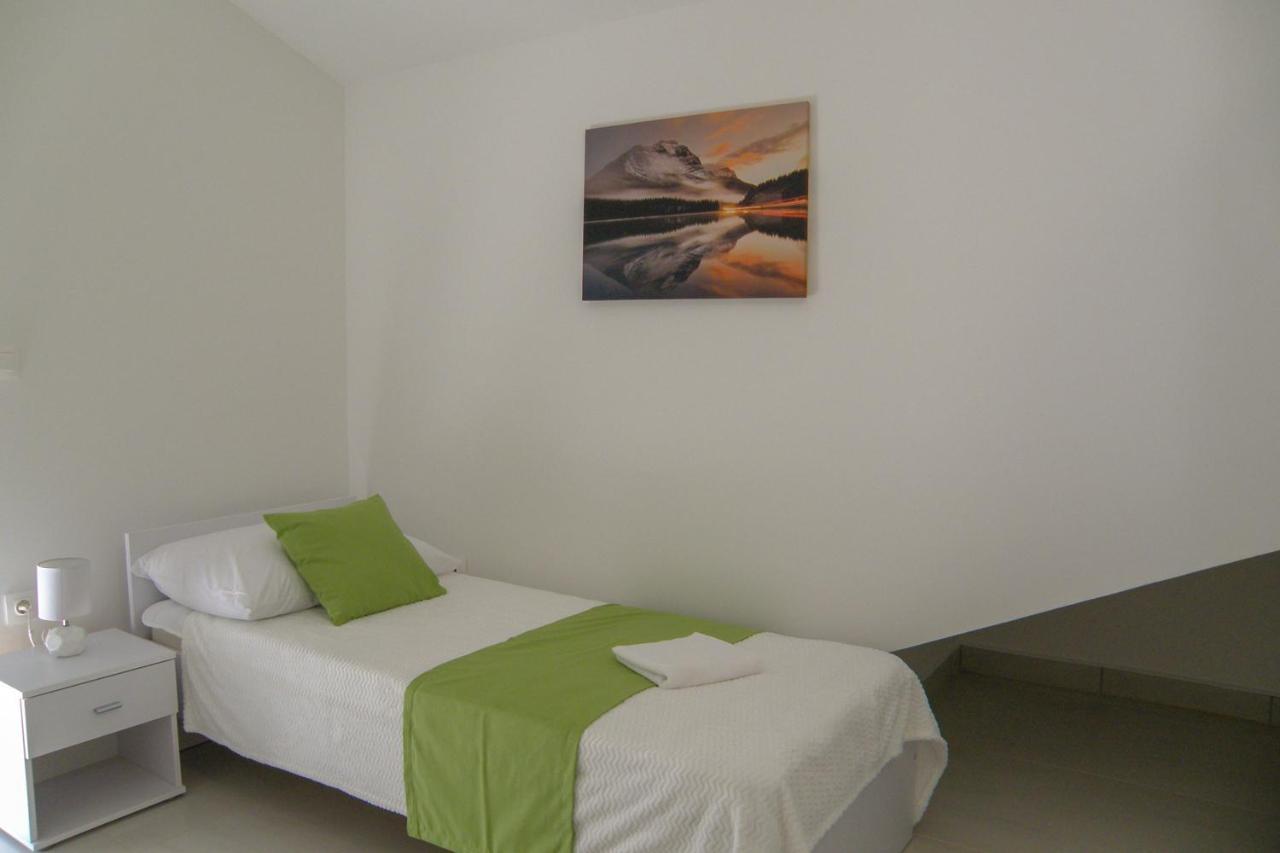 Lada Apartmani Novalja Exterior foto