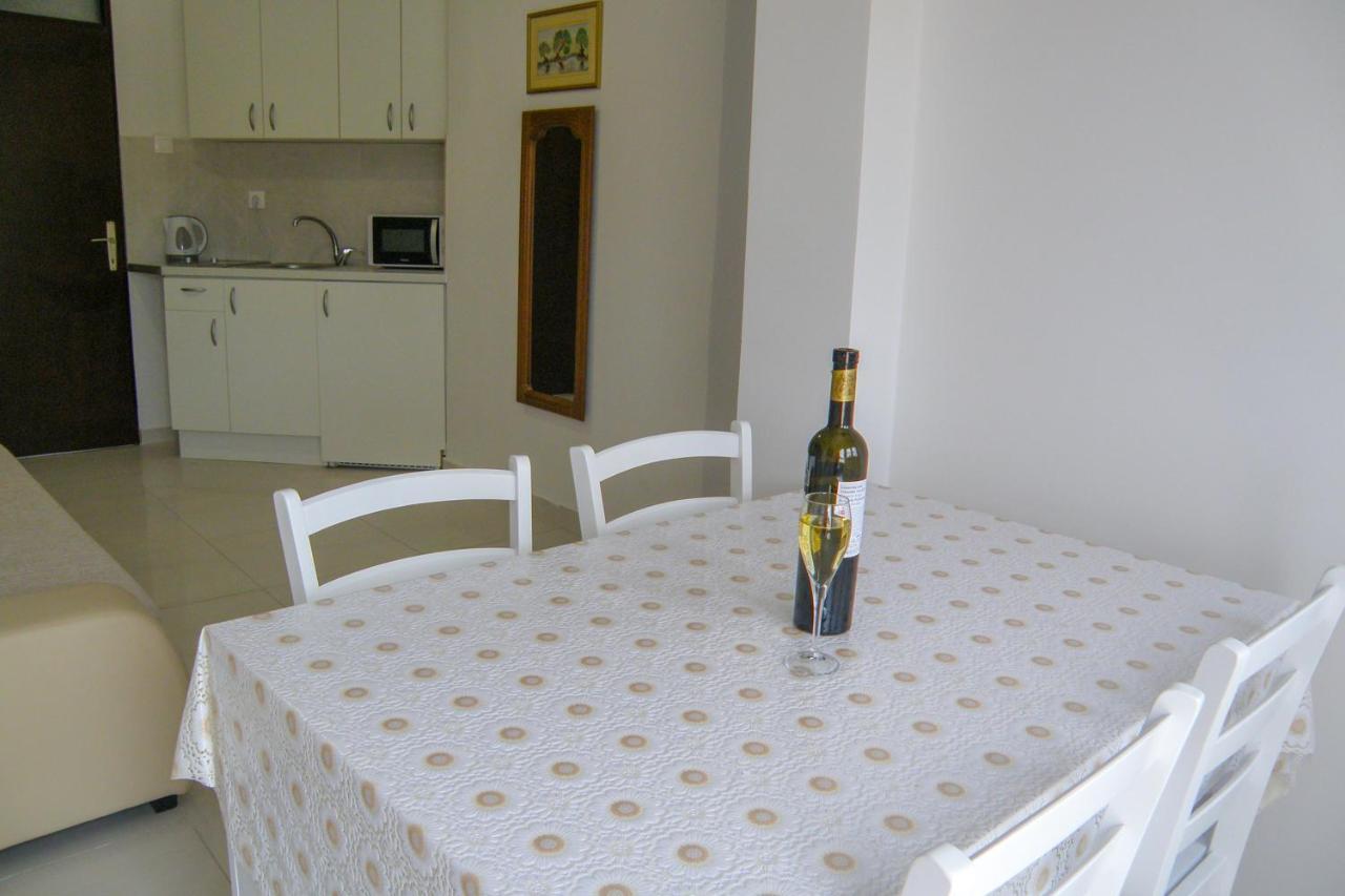 Lada Apartmani Novalja Exterior foto