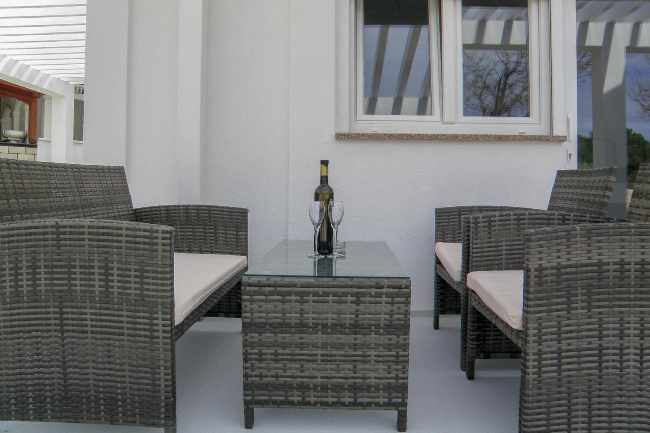 Lada Apartmani Novalja Exterior foto