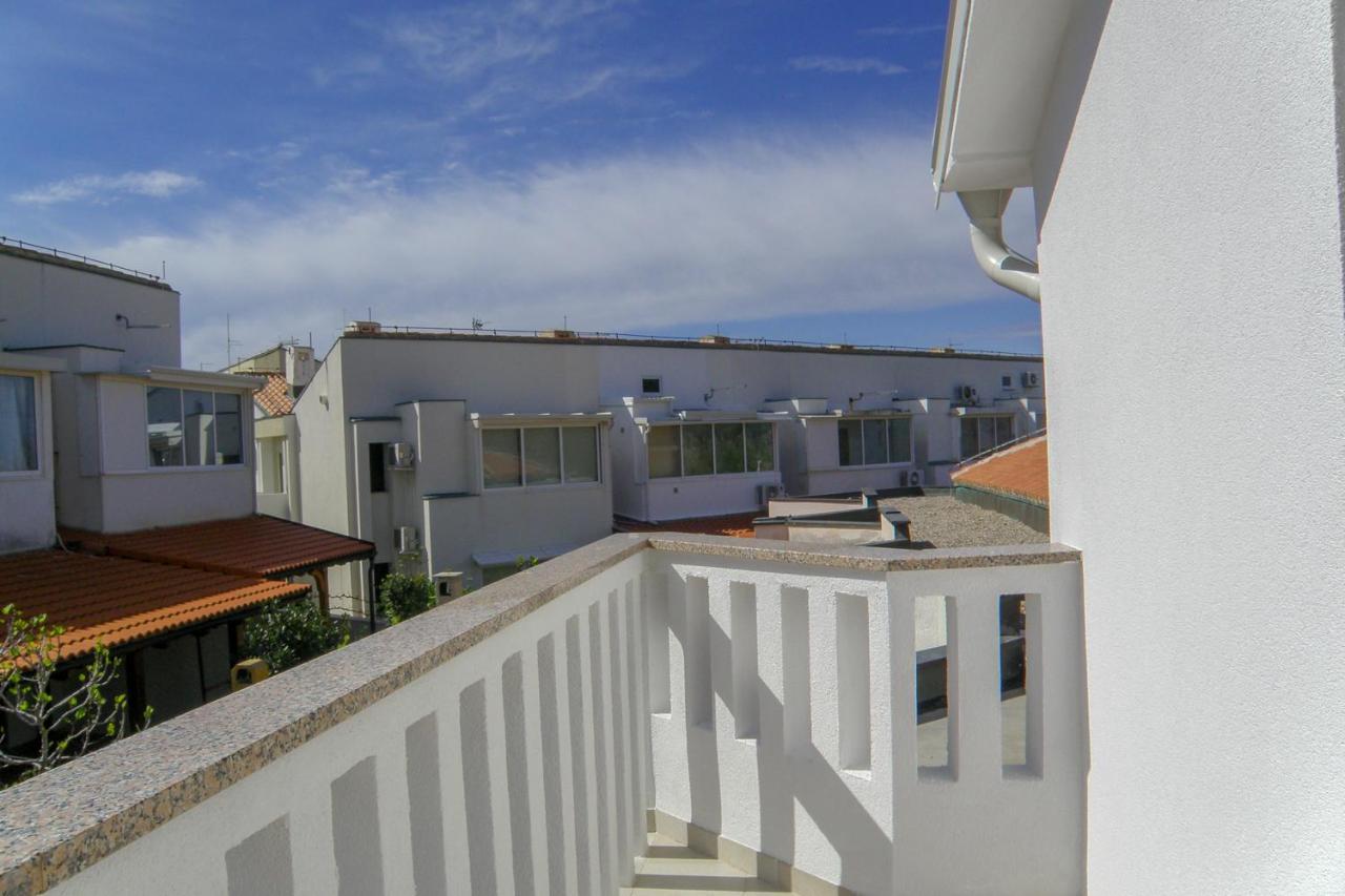 Lada Apartmani Novalja Exterior foto
